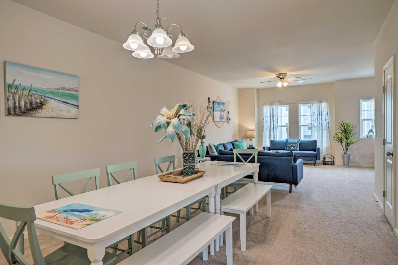 Modern Coastal Condo With Patio 1 Mi To Beaches! Каролина-бич Экстерьер фото